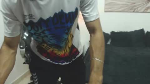 Snapshot of drakos_hairy chatting on February 2025 10:40:01 PM Drakos online show from February 2025 10:40:01 PM