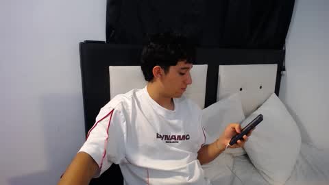 Snapshot of dravith_and_valery chatting on February 2026 03:57:02 AM -- nicolle and jhon -- online show from February 2026 03:57:02 AM