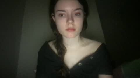 Snapshot of dream1girl_ chatting on January 2025 07:03:01 AM ur dream girl online show from January 2025 07:03:01 AM