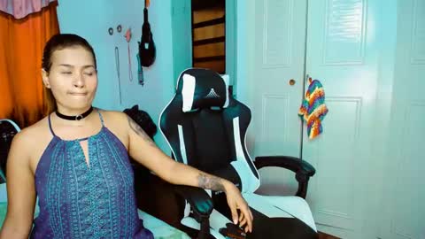 Snapshot of dream__girls69944 chatting on February 2025 09:53:02 PM sharon online show from February 2025 09:53:02 PM