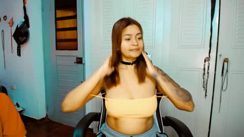 Snapshot of dream__girls69944 chatting on February 2025 12:59:01 PM sharon online show from February 2025 12:59:01 PM