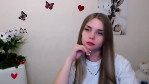 Snapshot of dream_mari chatting on May 2026 05:47:01 AM Mari online show from May 2026 05:47:01 AM