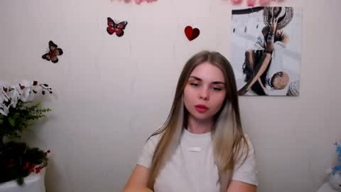 Snapshot of dream_mari chatting on May 2026 06:51:02 AM Mari online show from May 2026 06:51:02 AM
