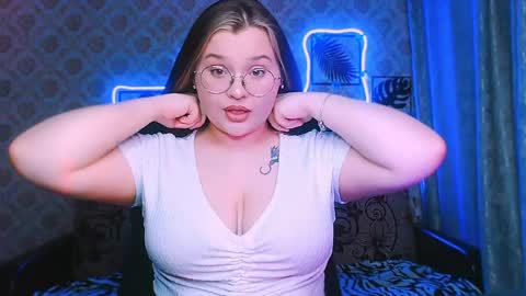 dreamforyoue2 online show from April 2026 07:03:02 PM