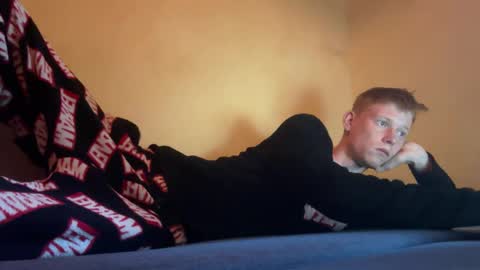 dreamy_devi1 online show from April 2026 06:02:01 PM