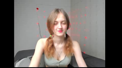 Snapshot of dreamy_pollyyy chatting on March 2026 03:28:01 PM dreamy_pollyyy online show from March 2026 03:28:01 PM