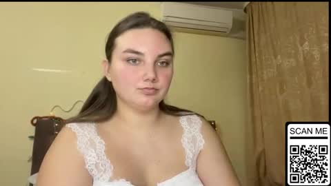 Mila online show from November 2025 05:01:01 PM