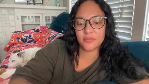 RIRI OR DREAMY online show from November 2025 04:18:02 PM