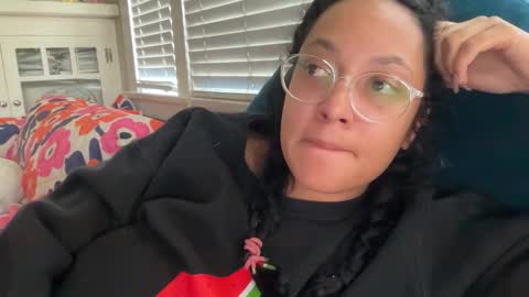 RIRI OR DREAMY online show from January 2026 07:26:02 PM