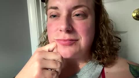 Snapshot of drew863901 chatting on May 2026 02:19:01 AM drew863901 online show from May 2026 02:19:01 AM
