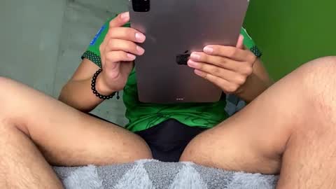 Snapshot of drew_bo chatting on January 2025 09:40:01 PM drew_bo online show from January 2025 09:40:01 PM