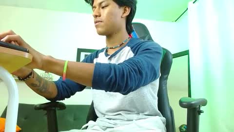 Dreyk online show from November 2025 02:57:02 PM