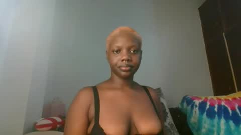 Kimberly online show from November 2025 05:07:01 PM