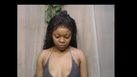 Snapshot of dripqueenx chatting on November 2025 10:23:01 PM linda online show from November 2025 10:23:01 PM