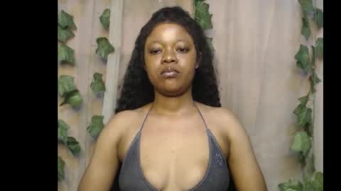 Snapshot of dripqueenx chatting on November 2025 11:44:02 AM linda online show from November 2025 11:44:02 AM