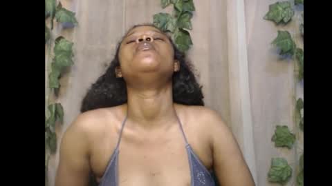 Snapshot of dripqueenx chatting on November 2025 12:22:01 AM linda online show from November 2025 12:22:01 AM