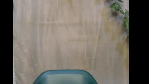 Snapshot of dripqueenx chatting on December 2025 10:04:01 PM linda online show from December 2025 10:04:01 PM