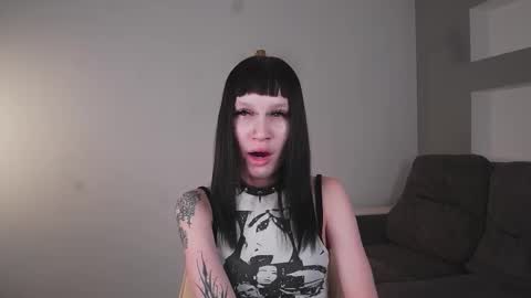 Luna online show from November 2025 07:10:01 AM