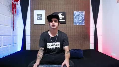 Snapshot of drumcore_01 chatting on December 2025 05:20:01 PM Drum-Core online show from December 2025 05:20:01 PM