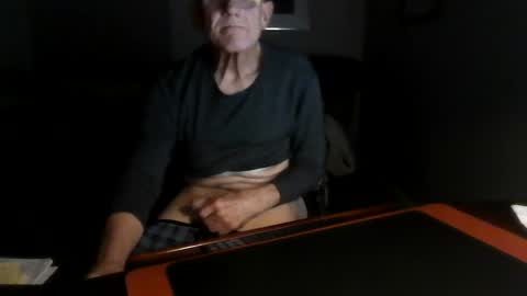 Snapshot of dubl55nikl chatting on December 2024 07:42:01 AM DublNikl online show from December 2024 07:42:01 AM