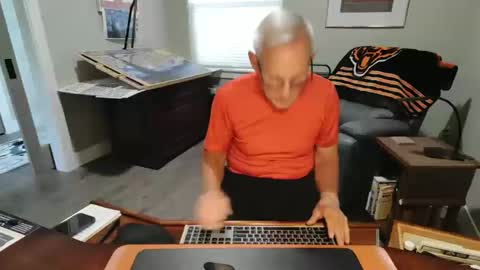 Snapshot of dubl55nikl chatting on October 2025 08:30:02 PM DublNikl online show from October 2025 08:30:02 PM