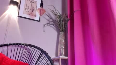 dulce__fiore07 online show from November 2025 12:06:01 PM