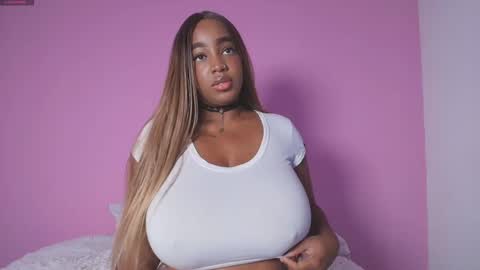 Snapshot of dulce_mariaahe chatting on November 2025 05:15:01 PM online show from November 2025 05:15:01 PM