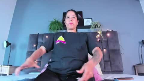 Snapshot of dulceaurora_ chatting on April 2026 02:50:02 AM DULCE AURORA online show from April 2026 02:50:02 AM