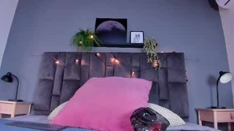 Snapshot of dulceaurora_ chatting on June 2026 06:00:02 AM DULCE AURORA online show from June 2026 06:00:02 AM