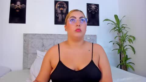 Snapshot of dulceedens_1 chatting on February 2025 08:44:02 PM dulceedens_1 online show from February 2025 08:44:02 PM