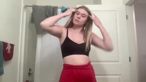 Snapshot of dumbblondexoxo chatting on January 2025 03:34:02 AM dumbblondexoxo online show from January 2025 03:34:02 AM