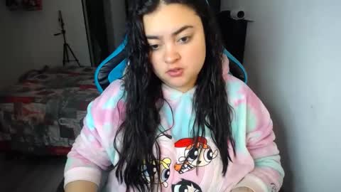 Snapshot of dumont_model chatting on September 2025 05:40:01 AM Nicole   online show from September 2025 05:40:01 AM