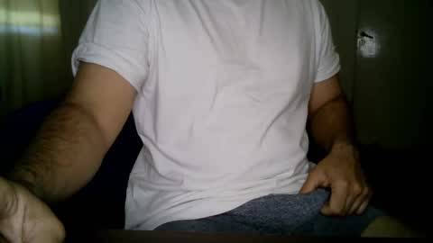 Snapshot of dumout33 chatting on October 2025 04:30:02 PM Sergio online show from October 2025 04:30:02 PM