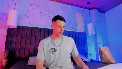 Dustin Sonne online show from December 2025 03:46:02 AM