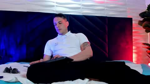 Dustin Sonne online show from December 2025 03:37:02 AM