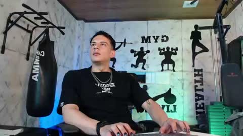 Snapshot of dustin_sonne chatting on June 2026 03:31:02 AM Dustin Sonne online show from June 2026 03:31:02 AM