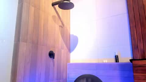 Snapshot of dustin_sonne chatting on June 2026 03:34:02 AM Dustin Sonne online show from June 2026 03:34:02 AM