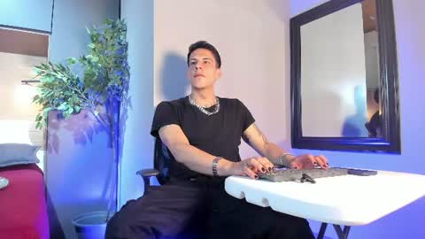 Snapshot of dustin_sonne chatting on June 2026 09:27:01 PM Dustin Sonne online show from June 2026 09:27:01 PM