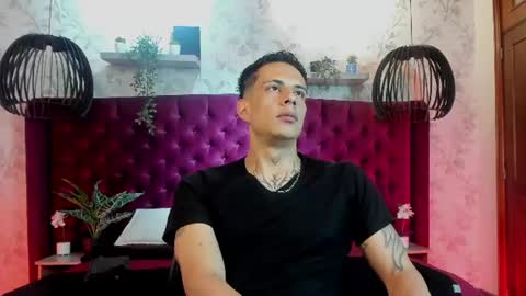 Snapshot of dustin_sonne chatting on July 2026 03:34:02 AM Dustin Sonne online show from July 2026 03:34:02 AM