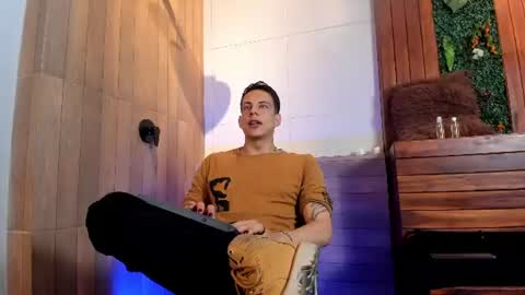 Snapshot of dustin_sonne chatting on July 2026 03:35:02 AM Dustin Sonne online show from July 2026 03:35:02 AM