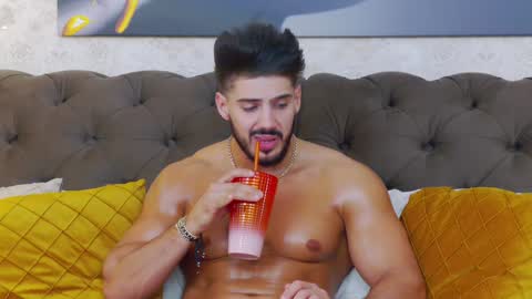 Dustin online show from January 2025 08:11:01 PM