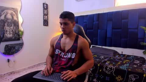 Snapshot of dustyn__michelle chatting on May 2026 02:32:01 PM DUSTYN MICHELLE online show from May 2026 02:32:01 PM