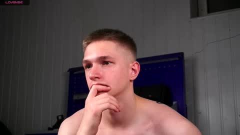 Dustyn online show from November 2025 03:45:01 PM