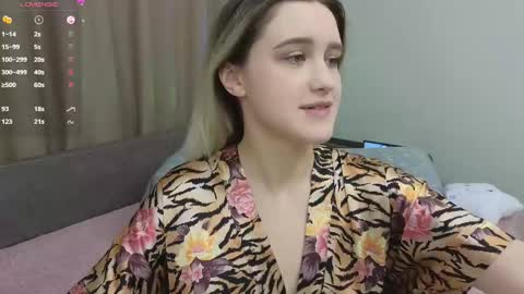 Dusya online show from February 2025 10:17:02 AM