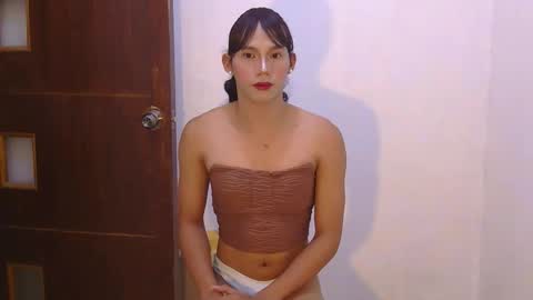 dy_namite online show from November 2025 06:03:02 PM