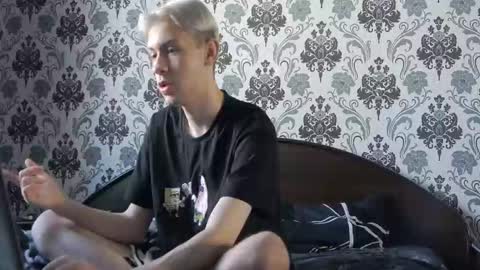 Snapshot of dyachnkr chatting on September 2025 06:37:02 AM Adrian online show from September 2025 06:37:02 AM