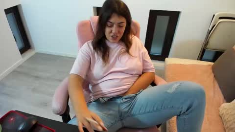 dayana online show from November 2025 05:17:01 AM