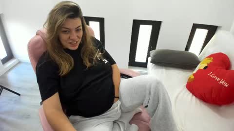 Snapshot of dyanakaylin chatting on May 2026 04:51:02 AM dayana online show from May 2026 04:51:02 AM