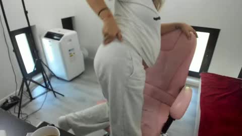 Snapshot of dyanakaylin chatting on May 2026 05:05:02 AM dayana online show from May 2026 05:05:02 AM