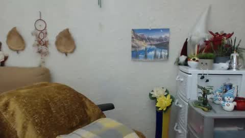 Dyanne online show from February 2025 07:35:01 PM